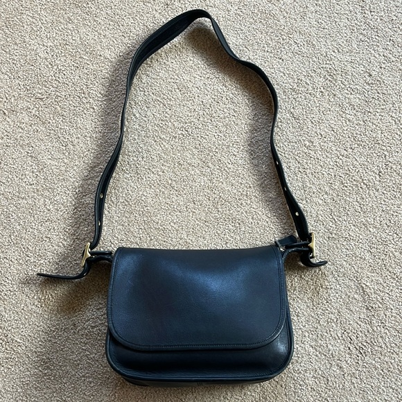 Coach black leather shoulder purse - mint condition - Picture 1 of 10